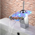 Grifo mezclador para lavabo LED Waterfall (QH0818-1F)